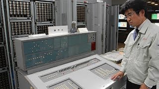 Technician keeps computer made in 1959 still humming along - YouTube