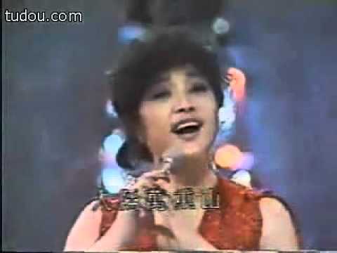 1979金唱片罗文，许冠杰，甄妮，郑少秋群星联唱- YouTube