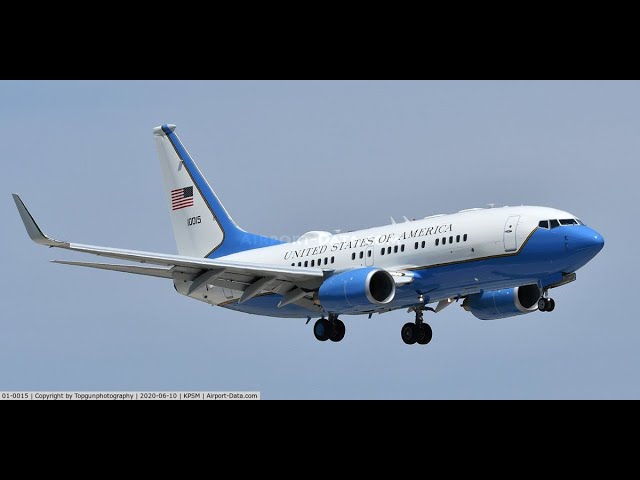 United States Air Force C-40B (737-700) - 