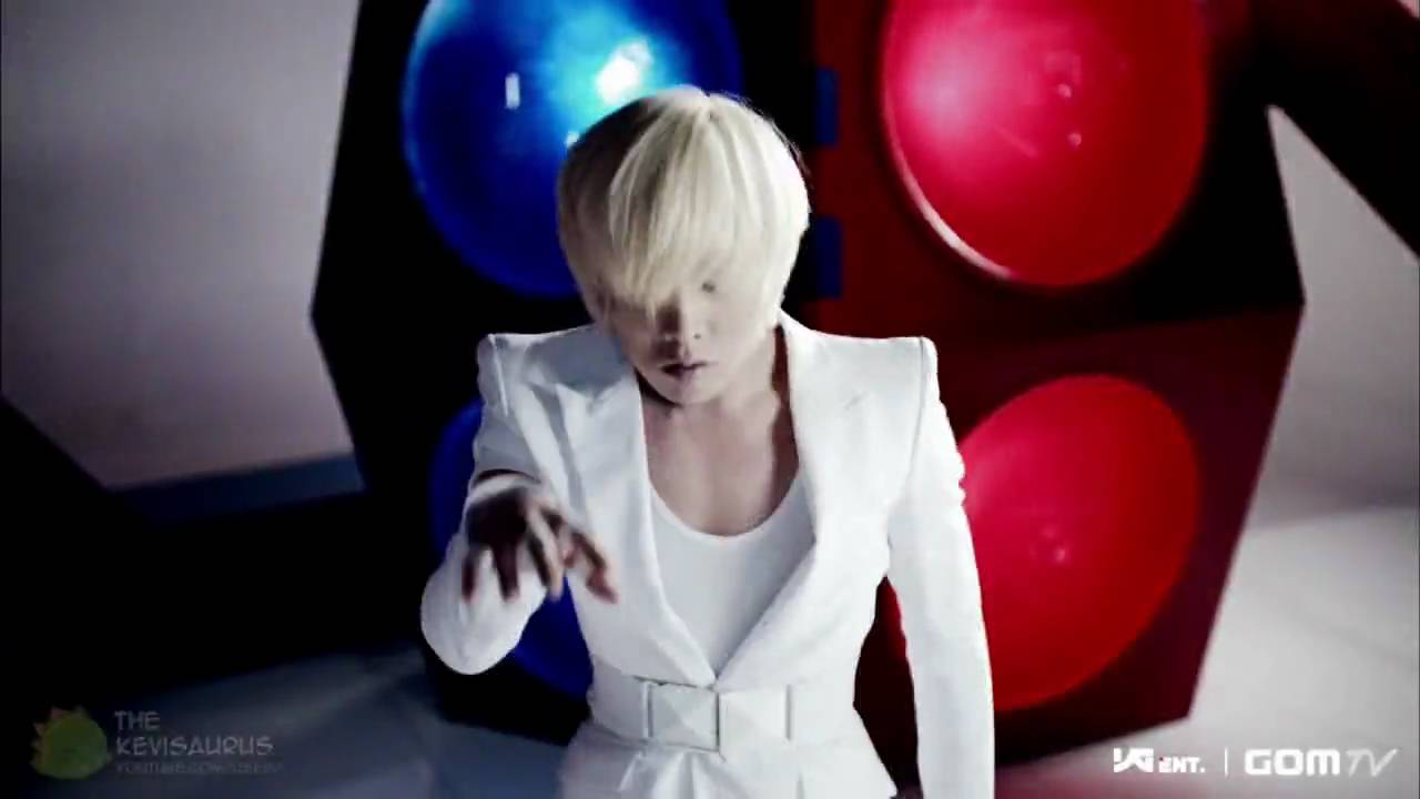 G-Dragon ~ Heartbreaker [MV] [ENG SUB] - YouTube
