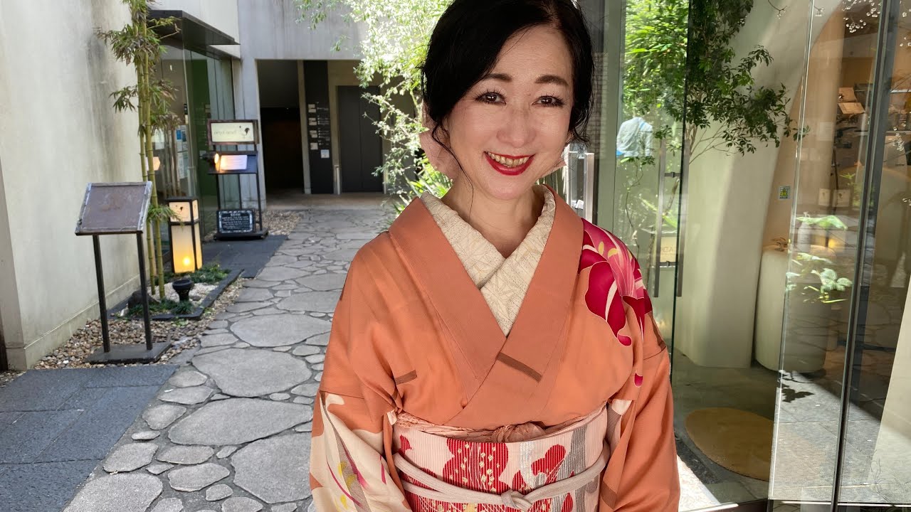 リサイクル白大島紬、都喜ヱ門ブランドの超逸品。 - YouTube