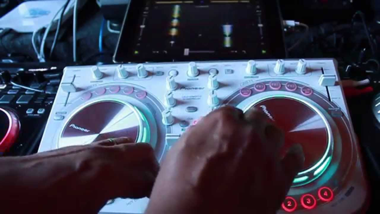 Pioneer DJ-WeGO2 Unboxing & Scratching - YouTube