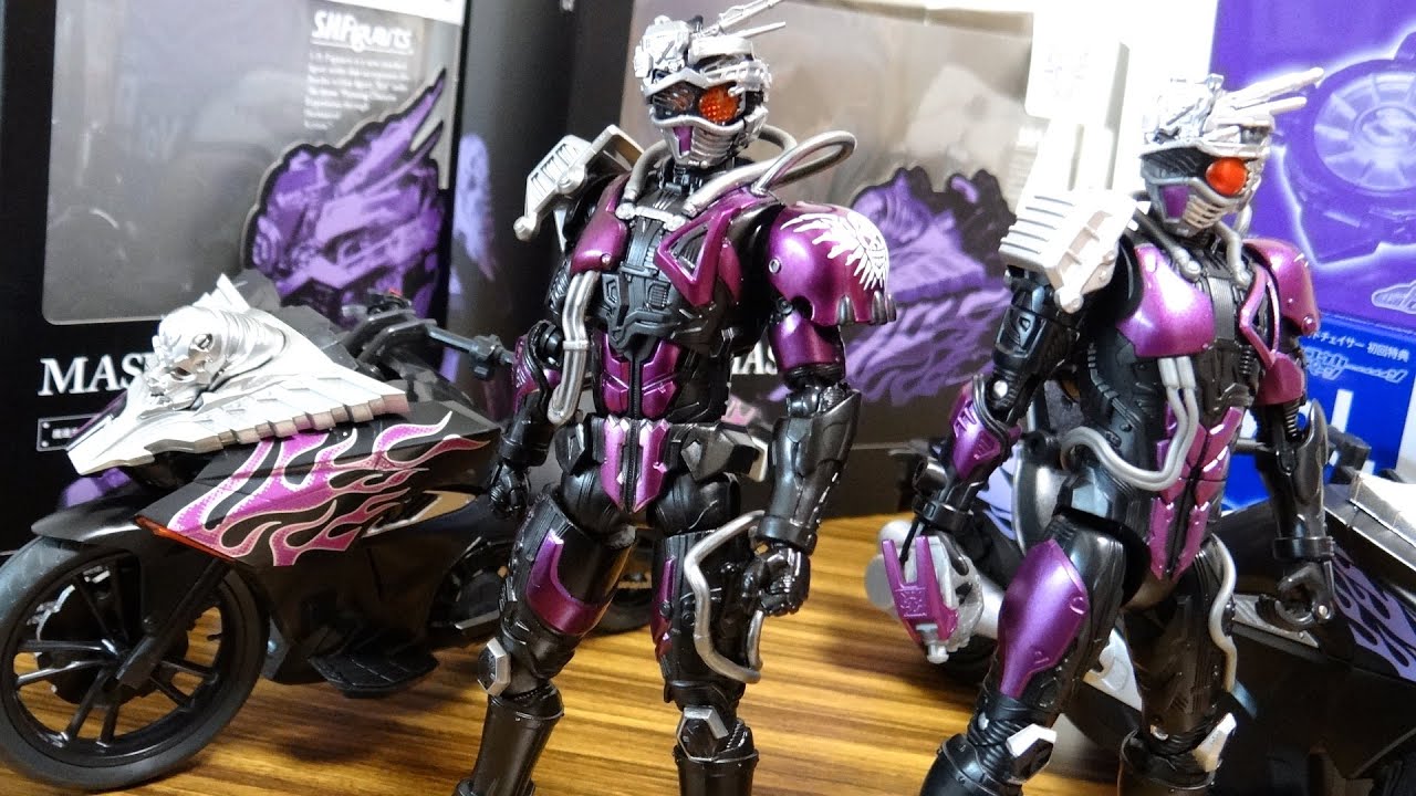 The Figuarts version of Mashin Chaser is massive! [Unboxing Review