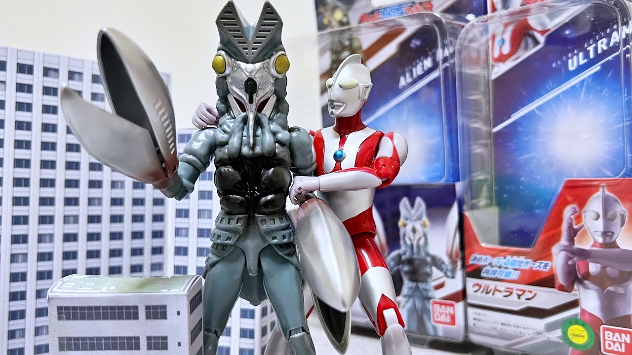 Ultra Action Figure Ultraman and Alien Baltan Review - YouTube