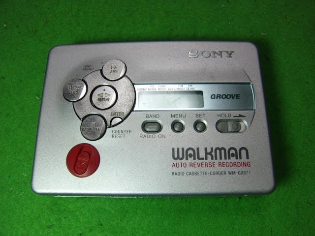 SONY 1999年 カセットウォークマン WM-GX677 - YouTube