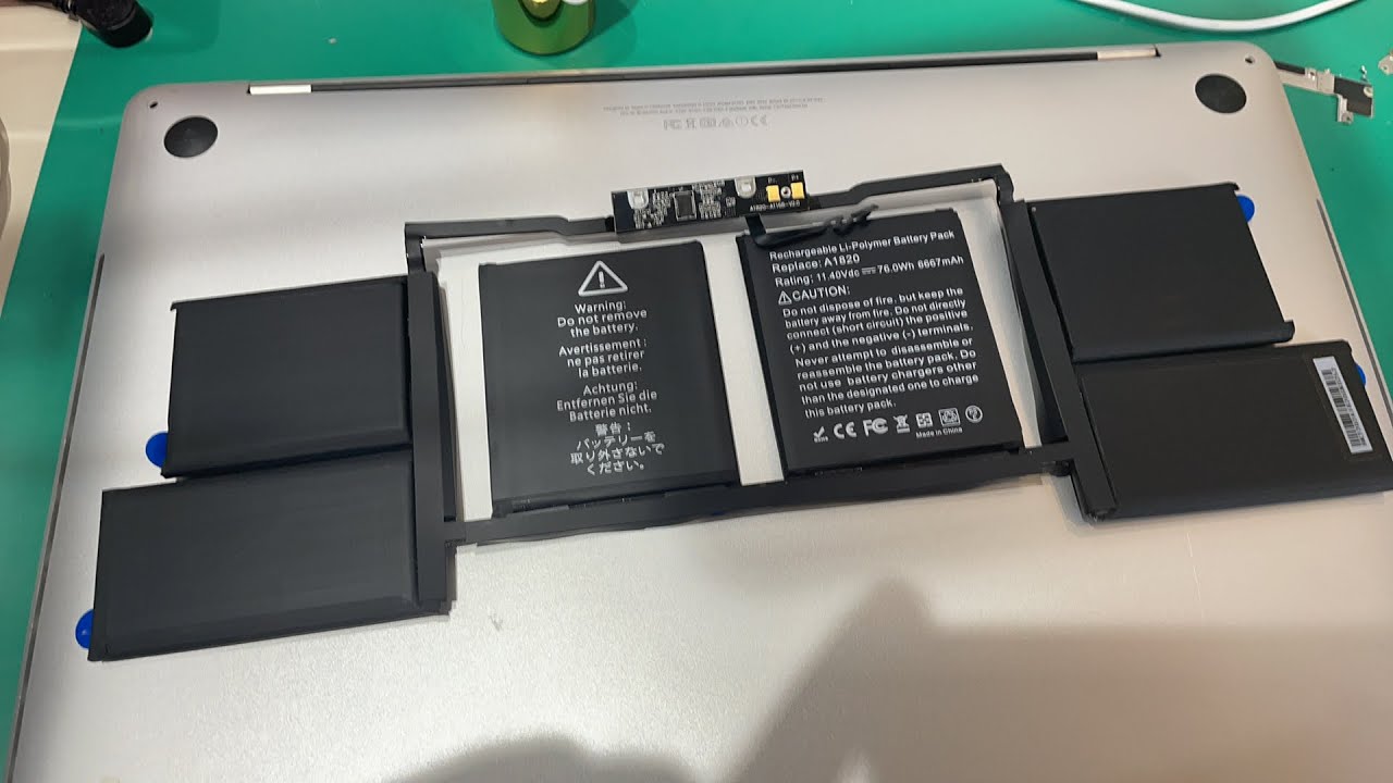 Apple MacBook Pro 2017 15 A1707 バッテリー交換修理 - YouTube