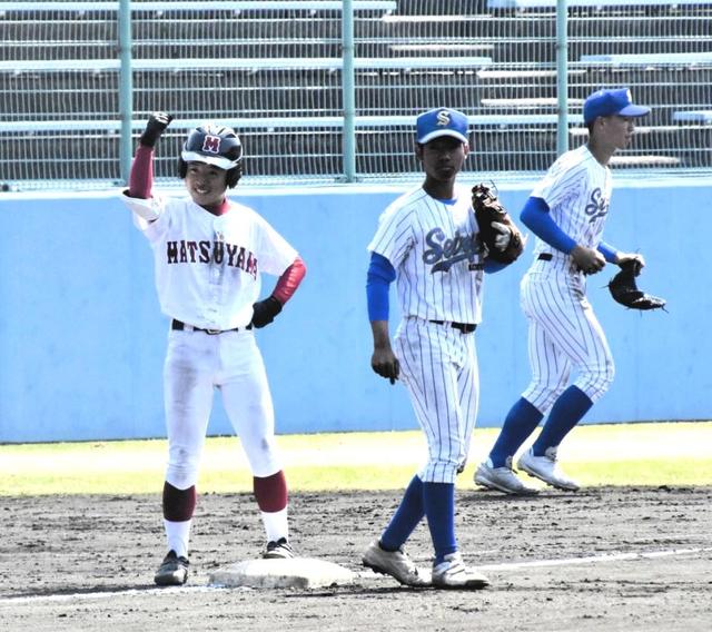 松山商が17年ぶり優勝 六回鮮やか逆転で松山聖陵との決勝を制す 楠岡