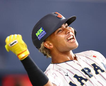侍ジャパン・水谷瞬が代表初スイングで先頭打者弾 熱男ポーズも披露