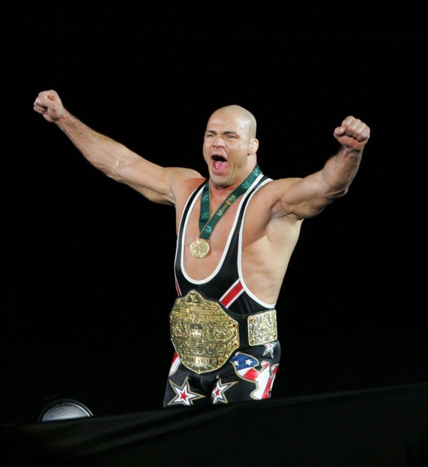 WWEカート・アングルら約30人解雇 コロナで経営悪化…幹部の給料