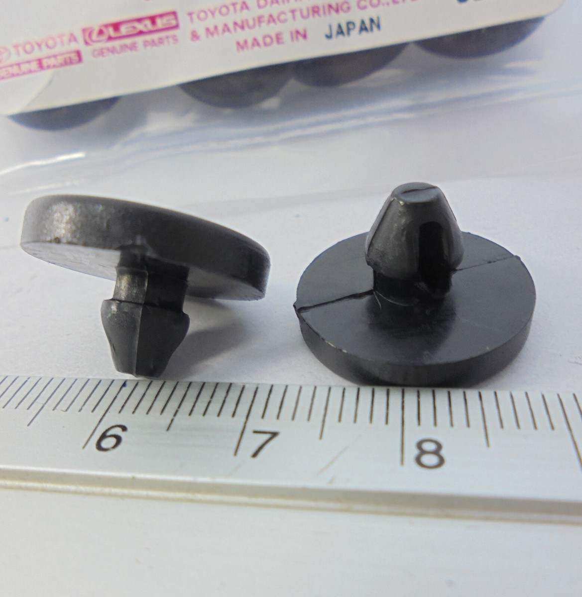 GENUINE Toyota Lexus Scion Brake or Clutch Pedal Stopper Pad 90541