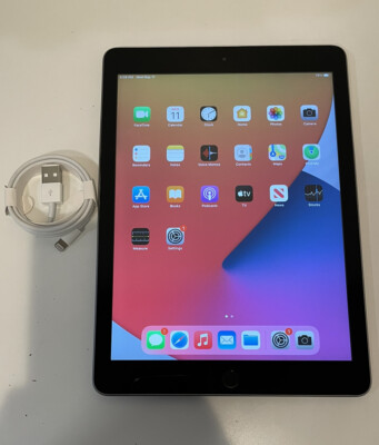 Apple iPad (6th Generation) - 32GB - Wi-Fi, 9.7in - Space Gray