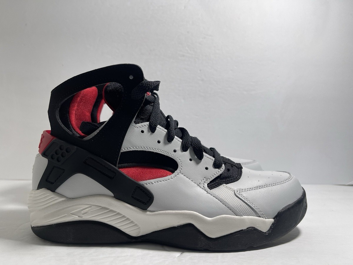 New Nike Air Flight Huarache Men Size 7.5 Photon Dust Sail Black
