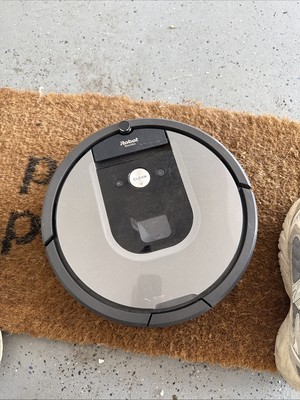 iRobot Roomba 960 Robotic Vacuum Cleaner - Gray (R960020