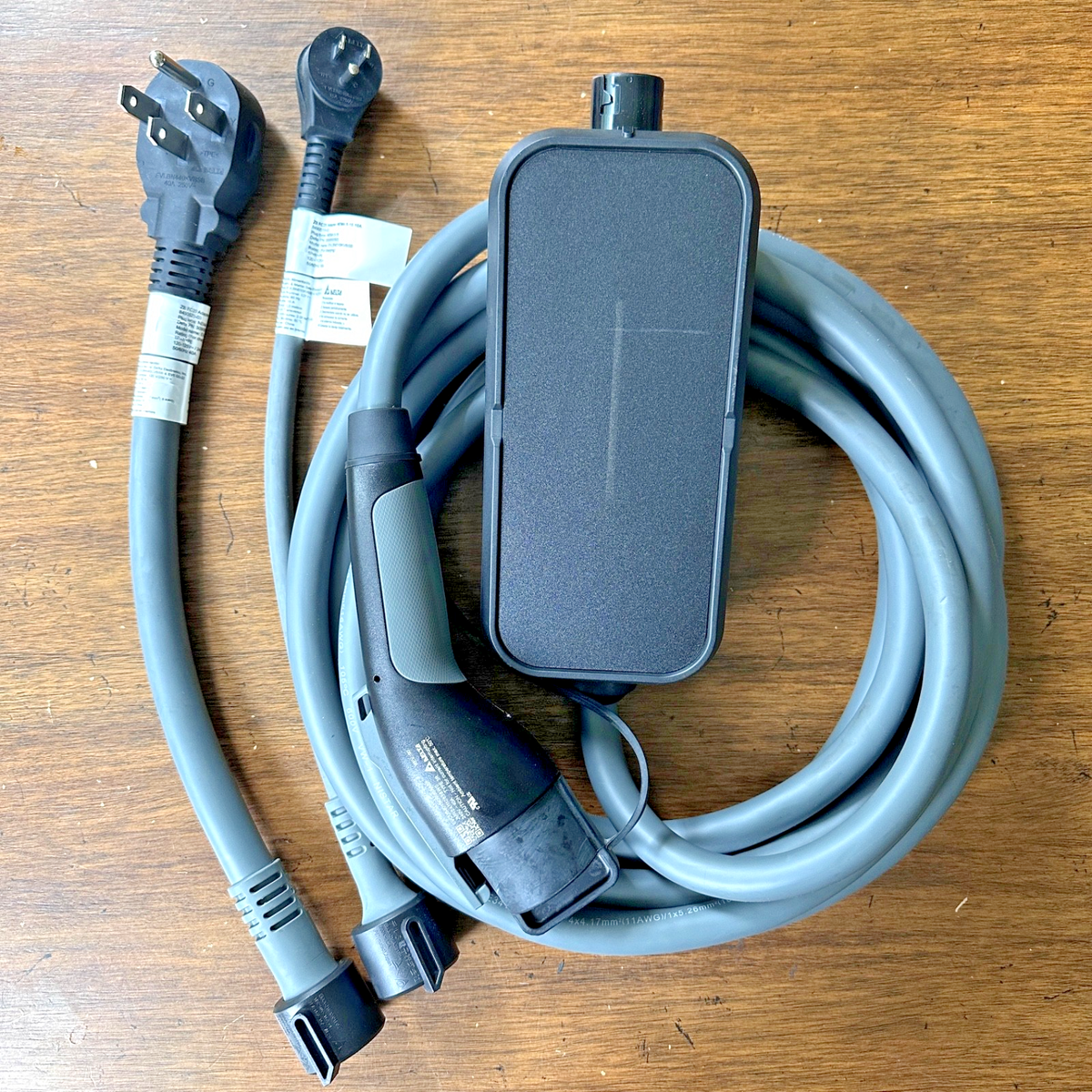 BMW Flexible EV charger XM iX ix1 iX3 i4 i5 i7 Dual Voltage 40A