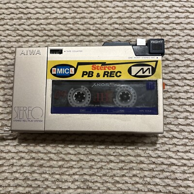 AIWA HS-F1 ステレオカセットレコーダー AIWA Portable Cassette