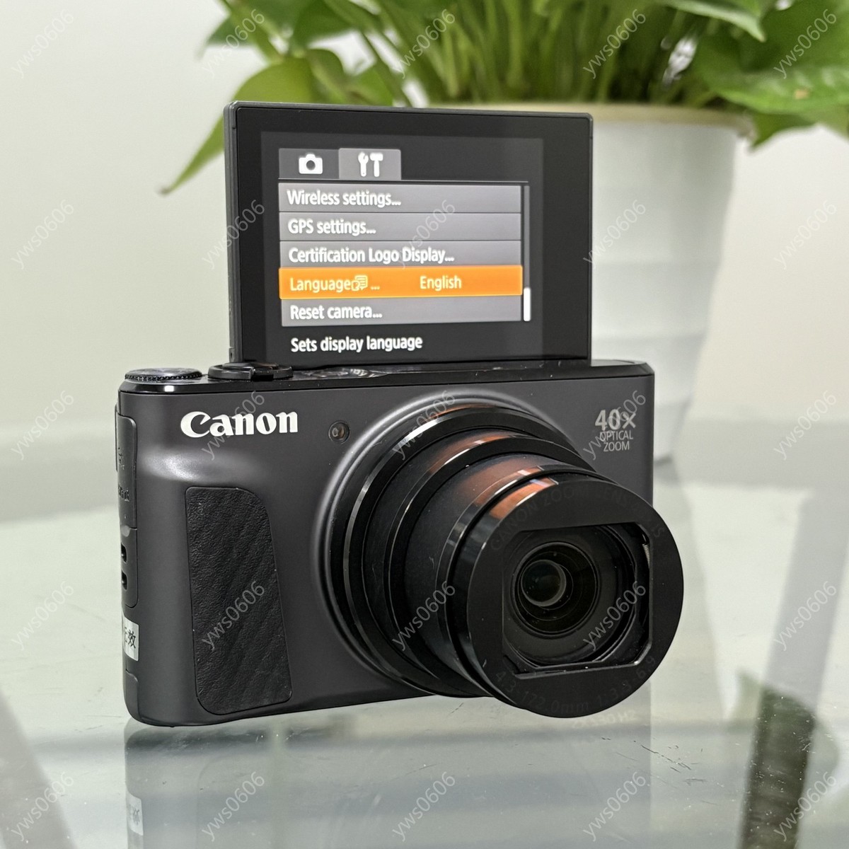 Canon PowerShot SX730 HS Digital Camera with Flip Screen 20.3MP