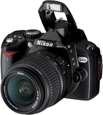 Nikon D40x 10.2MP Digital SLR Camera+18-55mm f/3.5-5.6G ED II AF-S