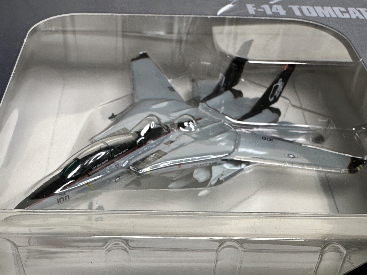 GULLIVER F-14 TOMCAT VF-154 BLACK KNIGHTS 1:200 WORLD AIRCRAFT