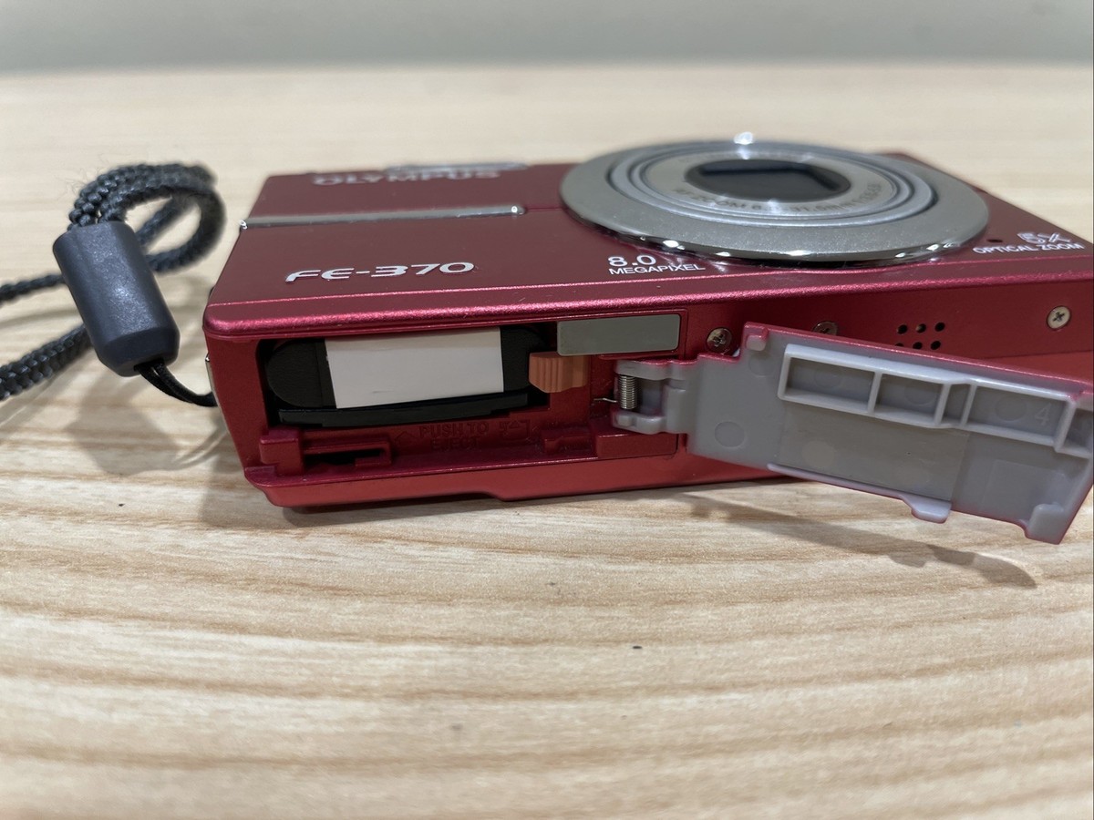 Olympus FE-370 8.0MP Digital Camera Pink With Charger & Memory