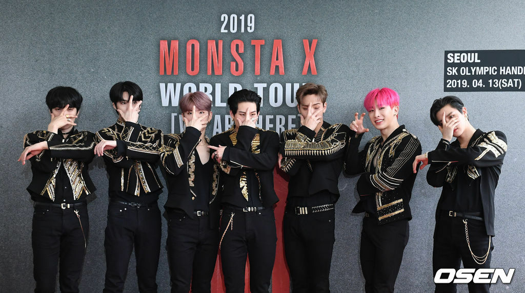 2019 MONSTA X WORLD TOUR [WE ARE HERE] IN SEOUL KIT VIDEO+POSTER+