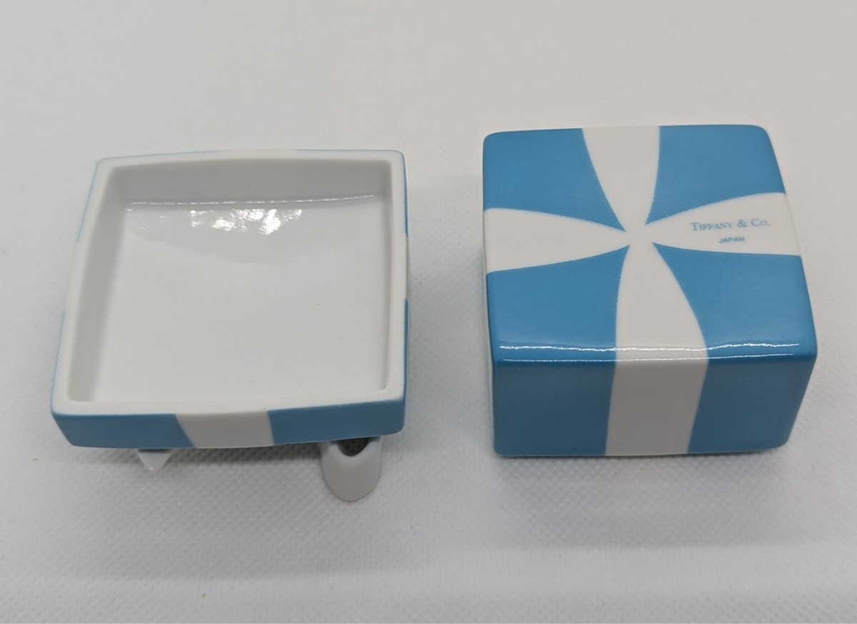 TIFFANY & Co. Couples Classic Blue Bow Jewelry Box Ceramic Gift