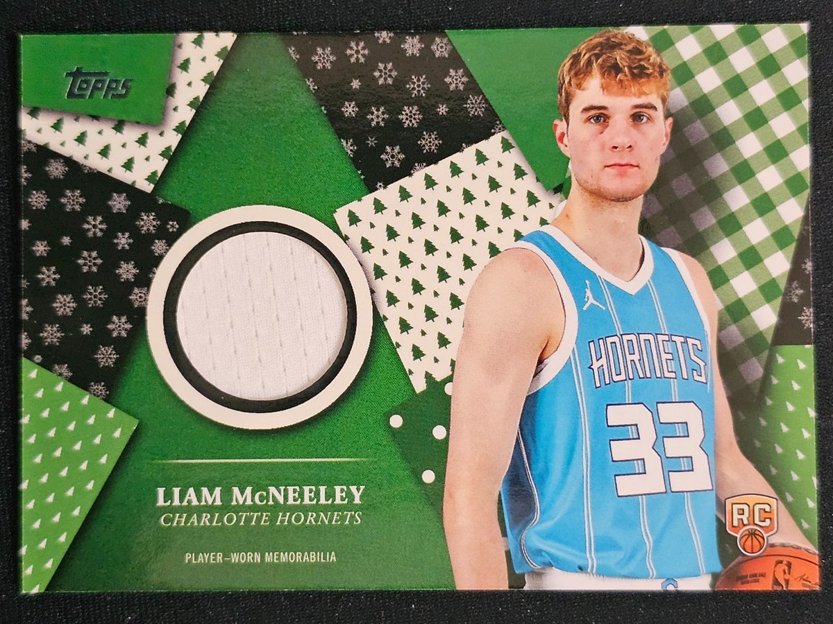 2025-26 Topps Holiday Basketball Liam McNeeley HOLIDAY RELIC