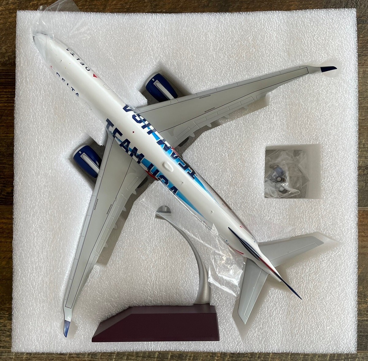 NEW GEMINI JETS 1:200 scale DELTA AIRLINES A330-900 TEAM USA 2024