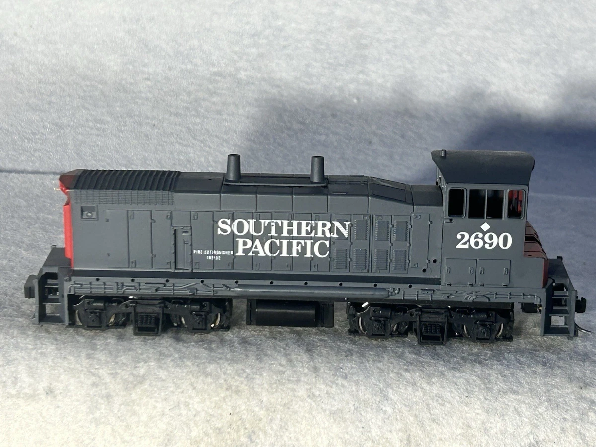 Con-Cor HO Scale Model Railroad Locomotives for sale | eBay