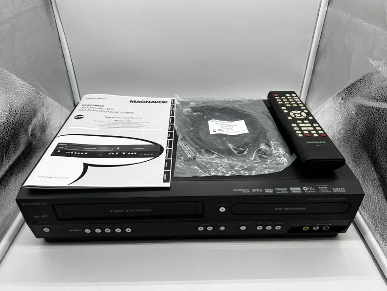 Magnavox ZV427MG9 DVD/VCR Recorder w/ Original Remote, Manual