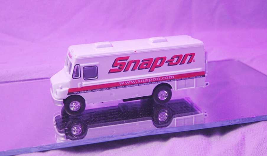 SNAP-ON TOOLS 2003 VINTAGE MT-55 FREIGHTLINER PULL BACK STEP VAN