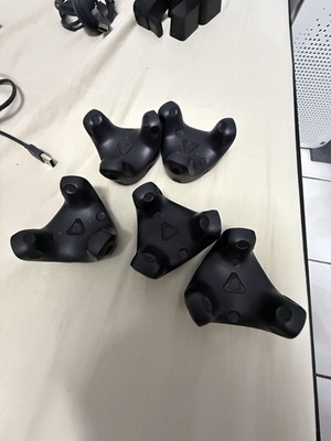HTC Vive Tracker 3.0 Full Body VR Set - 5 Trackers, 2 Base