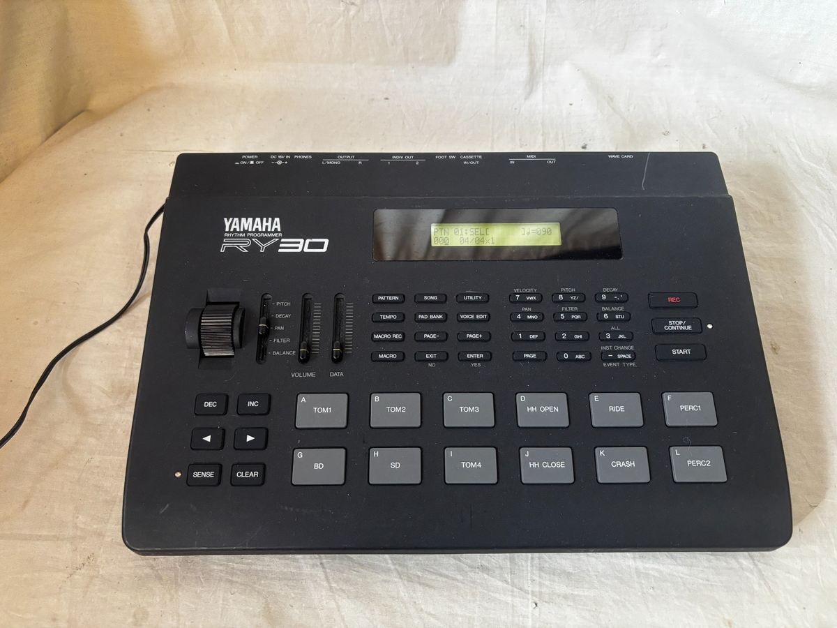 Yamaha RY30 ドラムマシン Yamaha RY30 | Vintage Synth Explorer
