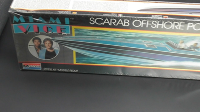 1986 Monogram Miami Vice Scarab Offshore Power Boat Model Kit 3104