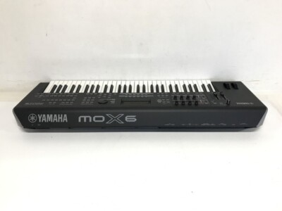 YAMAHA MOX6 61-Key Synthesizer Workstation Black keyboard Music