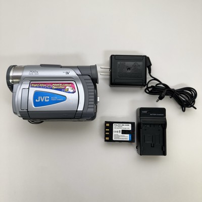 JVC GR-D30U 700x Digital Zoom MiniDV Digital Video Camera W
