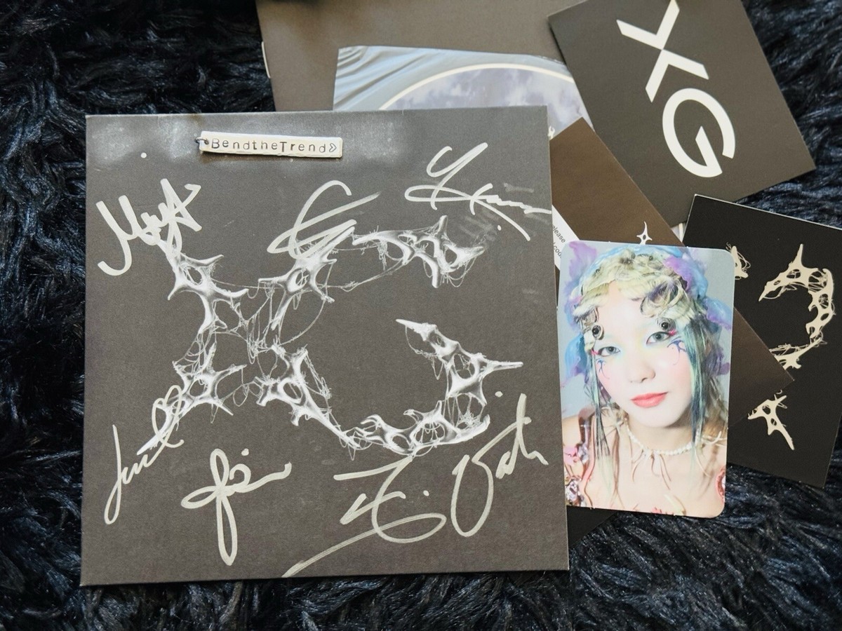 VERY RARE XG “Awe” Album Signed Autographed by ALL MEMBERS +