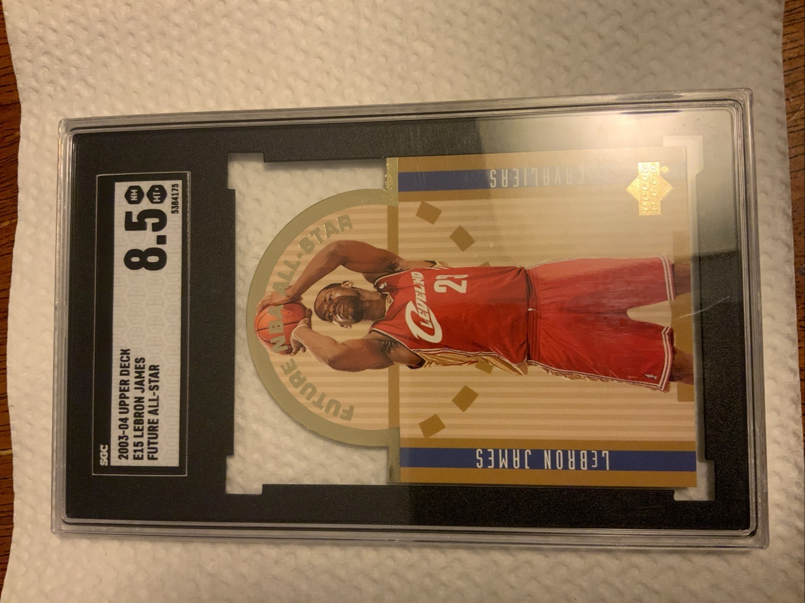 LeBron James 2003 Upper Deck #E15 Future NBA All-Star Die-Cut