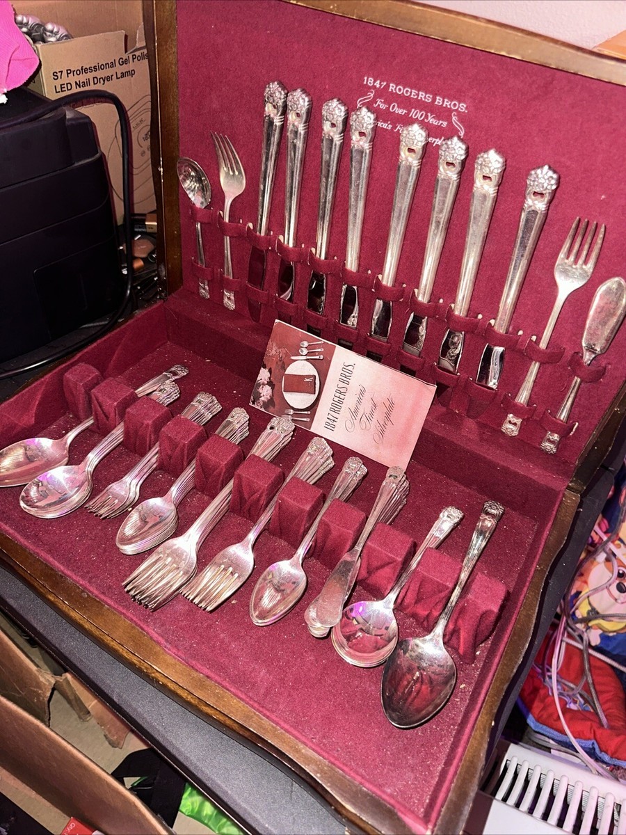 Rare 1847 Rogers Bros 68 PC Flatware Silverware Set Eternally