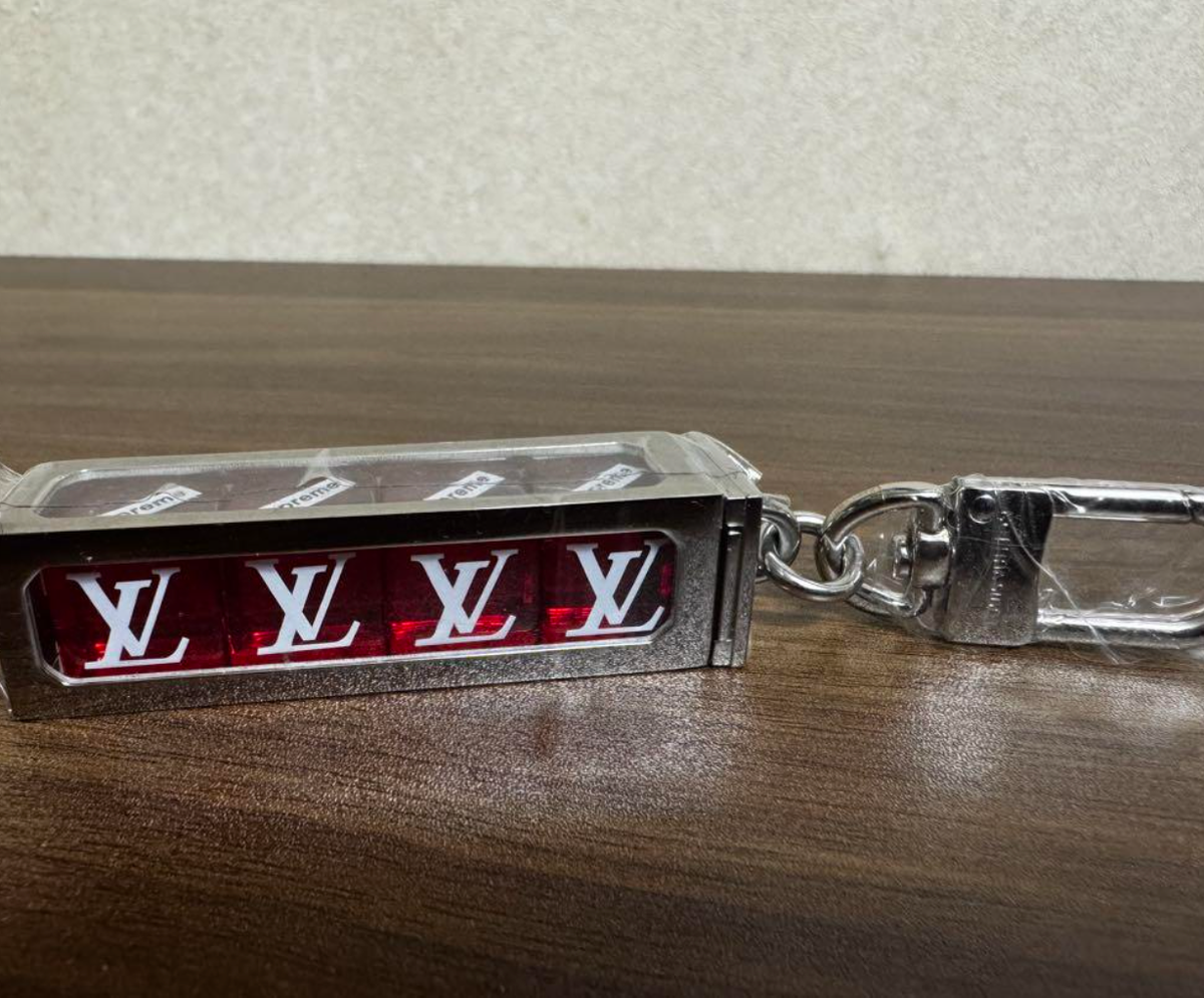 Louis Vuitton Supreme Collaboration Model Dice Keychain 17AW