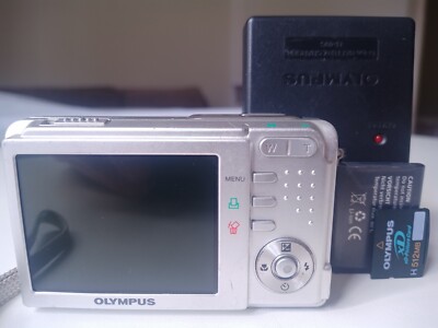 Olympus FE-150 5.0 MP 3X Optical Zoom Digital Camera Silver 512 MB