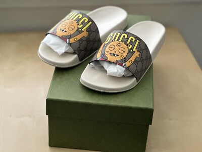 GUCCI X Pablo Delcie 699302 Men's GG Supreme Funny Cat Slides 100