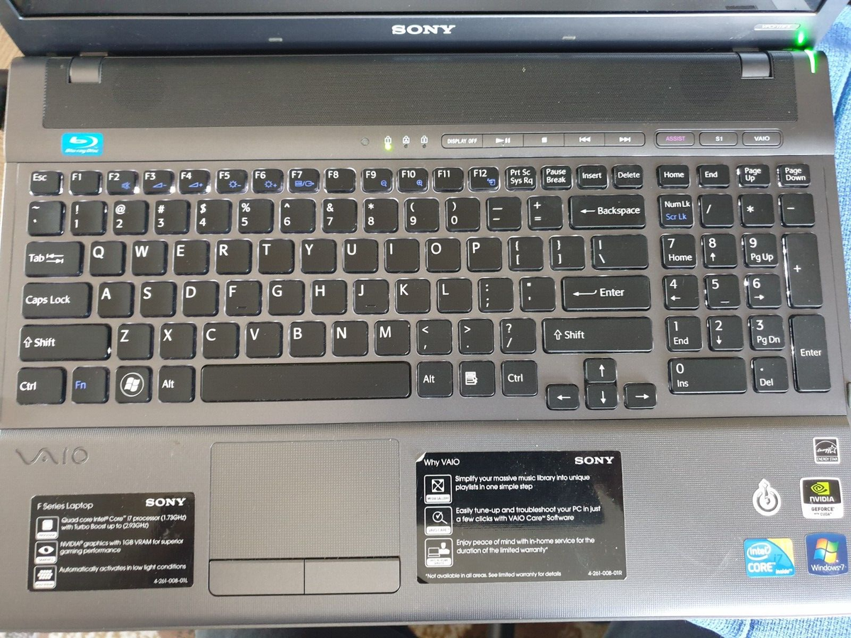 Sony VAIO INTEL CORE I7-740QM 1.73 GHz 16.4IN 320GB 8GB Ram Win 10