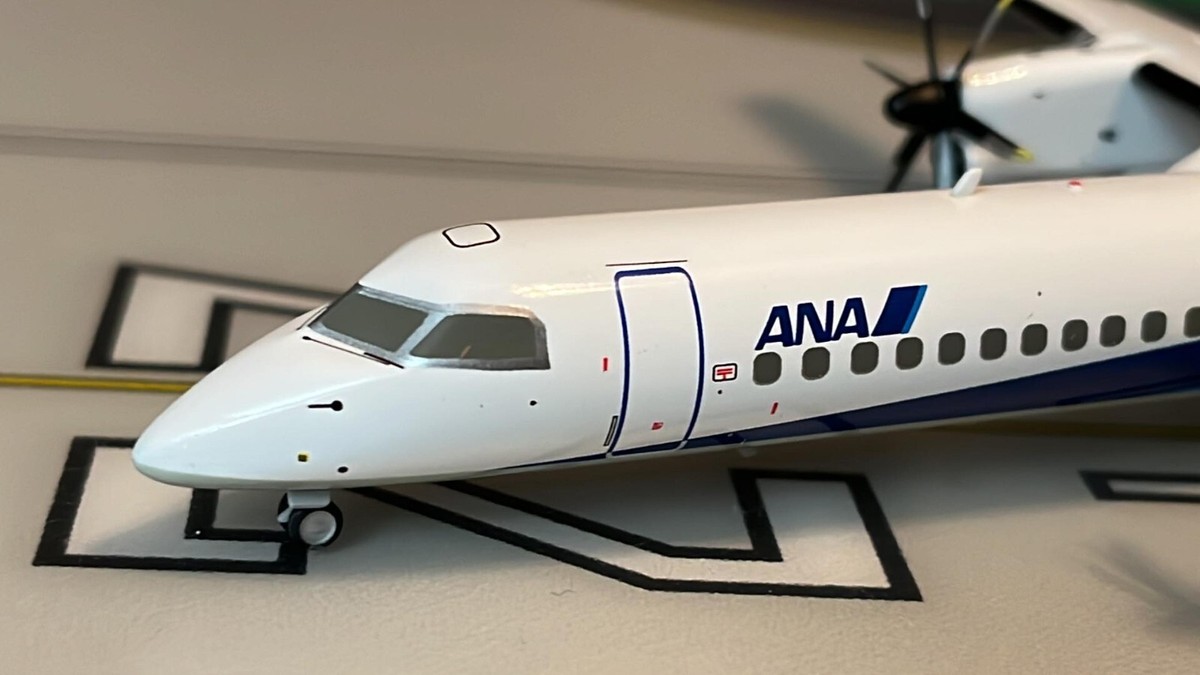 ANA 全日空商事 JA845A DH28008 DHC-8-400 1/200 全日空商事 ANA DHC-8-400