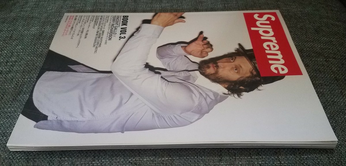 Supreme BOOK VOL 3 シュプリーム ギャロ ステッカー付き Supreme Book