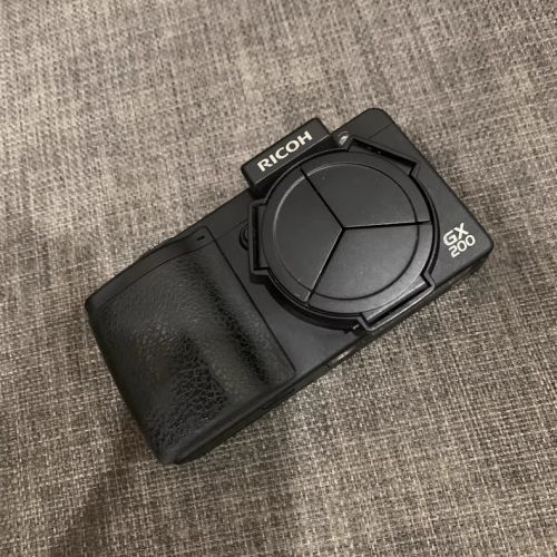 Ricoh GX200 12.1MP Black Compact Digital Camera RAW Support