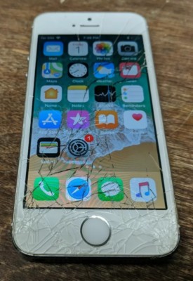 CRACKED Apple iPhone 5s 16GB MF798LL/A Silver Tracfone/Straight