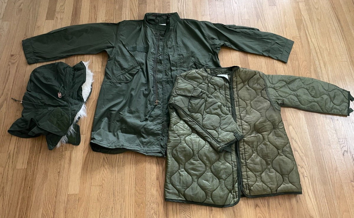 MINT CONDITION SIZE MEDIUM U.S.G.I. MOD M-65 FISHTAIL PARKA W