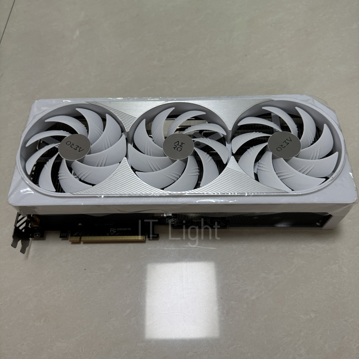 Clearance* (FOR PARTS) Gigabyte RTX 4090 AERO OC (No Core & VRAM