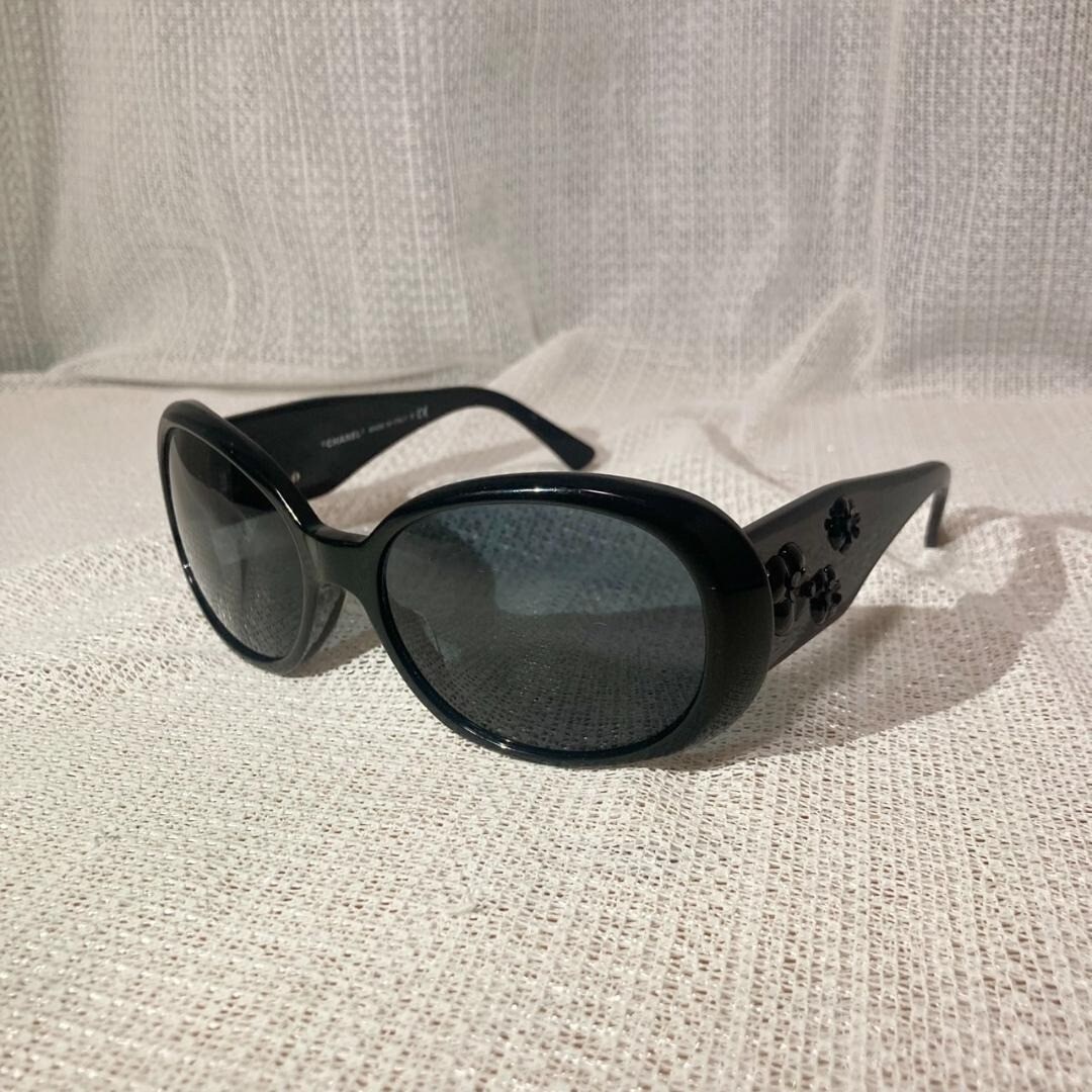 CHANEL 5113 Black Sunglasses Camellia Flower Design with Coco Mark