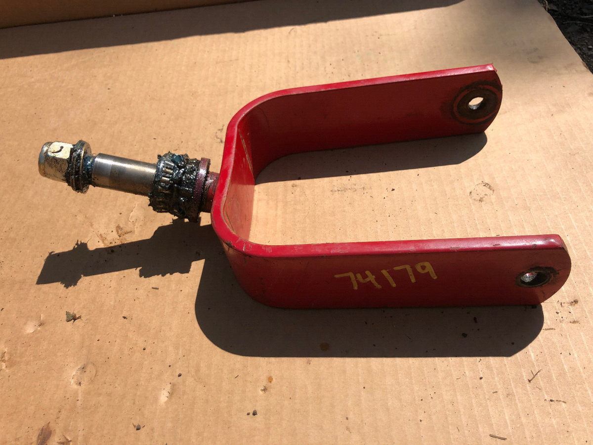 OEM Toro Z 149 Zero Turn Lawn Mower Caster Yoke 116-8883 Exmark 1